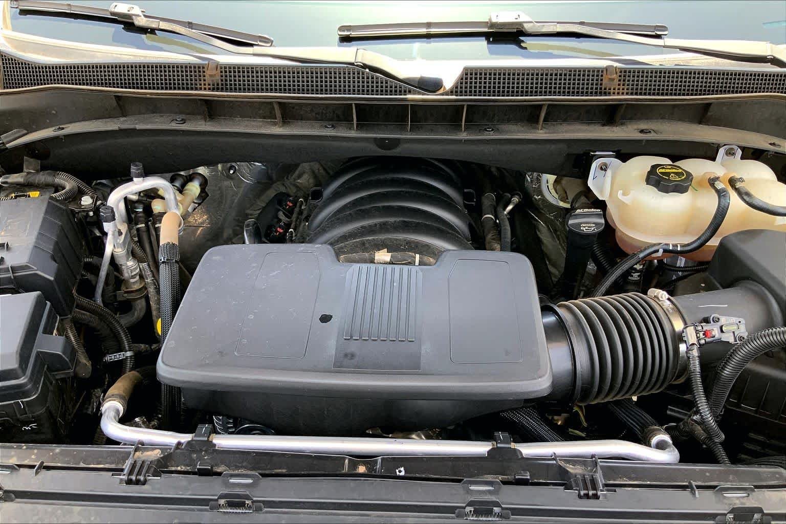 Used 2024 Summit White Chevrolet Z71 image 33