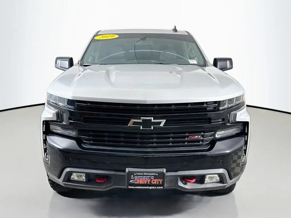 Used 2019 SILVER ICE METALLIC Chevrolet LT Trail Boss image 2