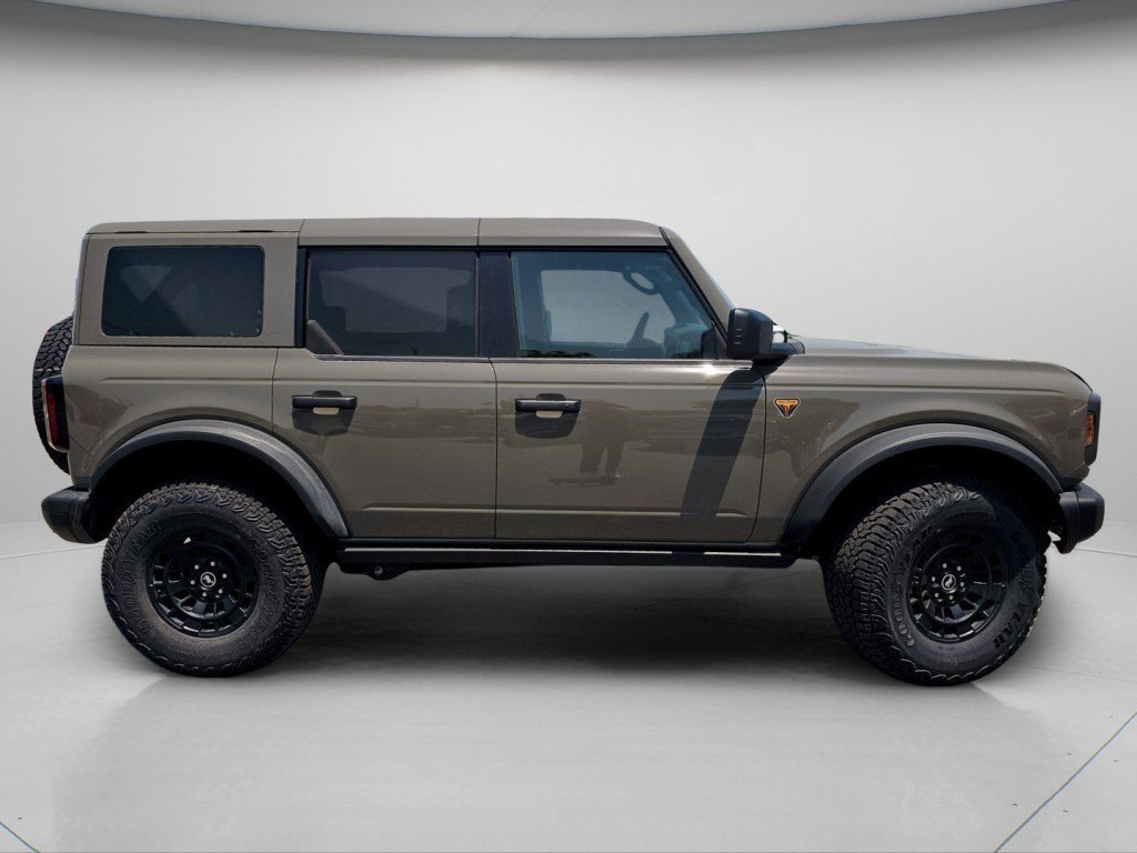 New 2026 Marsh Gray Ford Badlands image 27