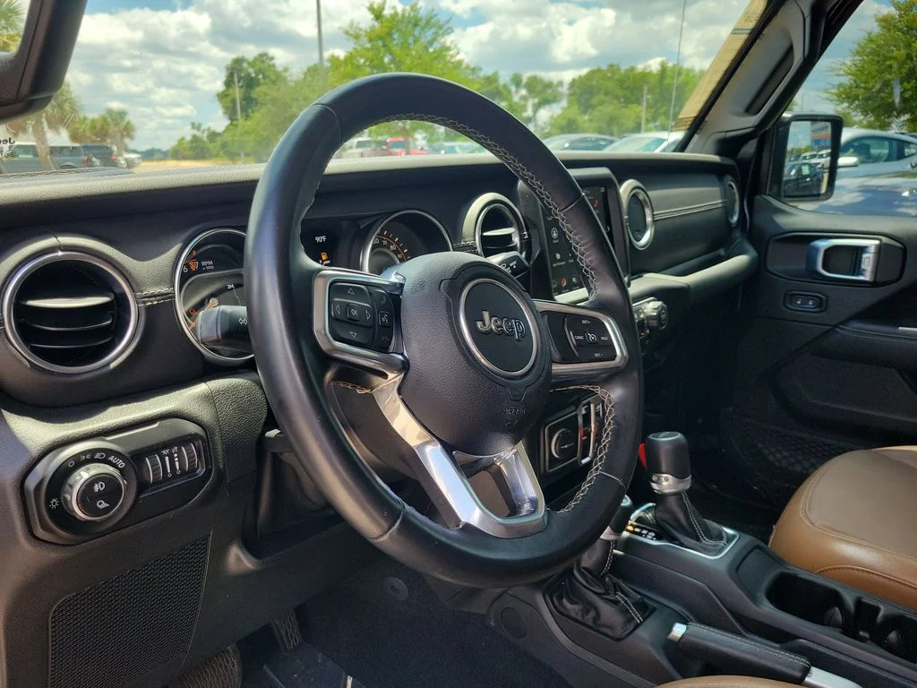 Used 2021 Black Clearcoat Jeep Overland image 15