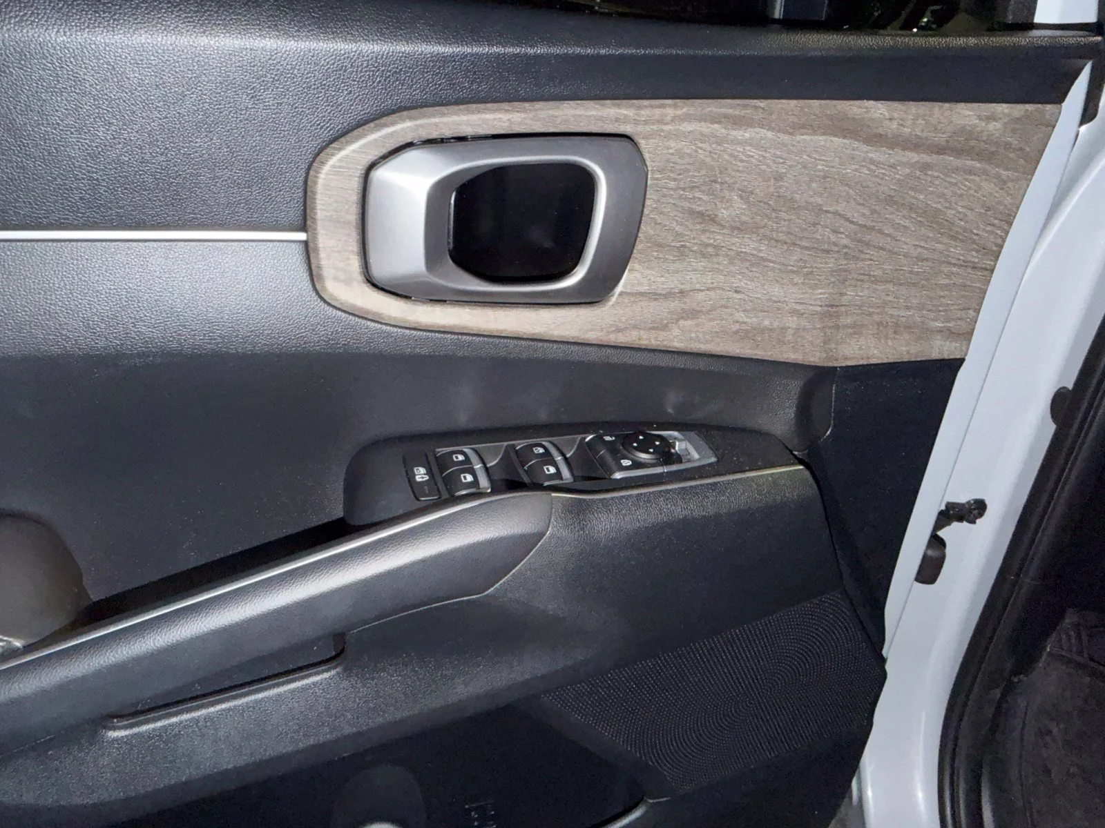 Used 2022 Gray Kia EX image 3