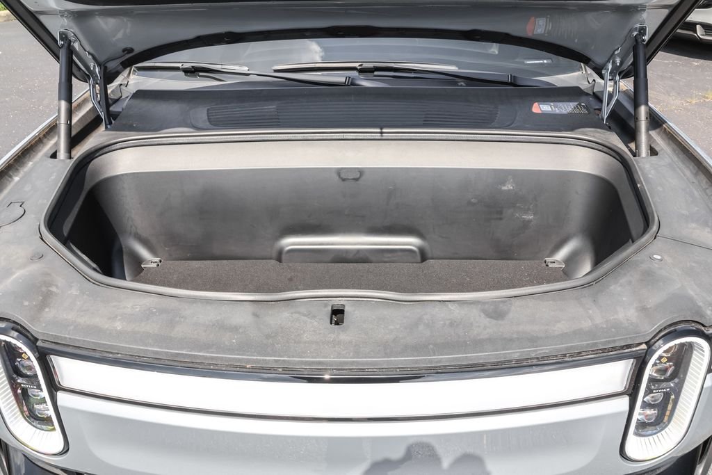 Used 2024  Rivian Adventure Dual Motor Max Pack image 40