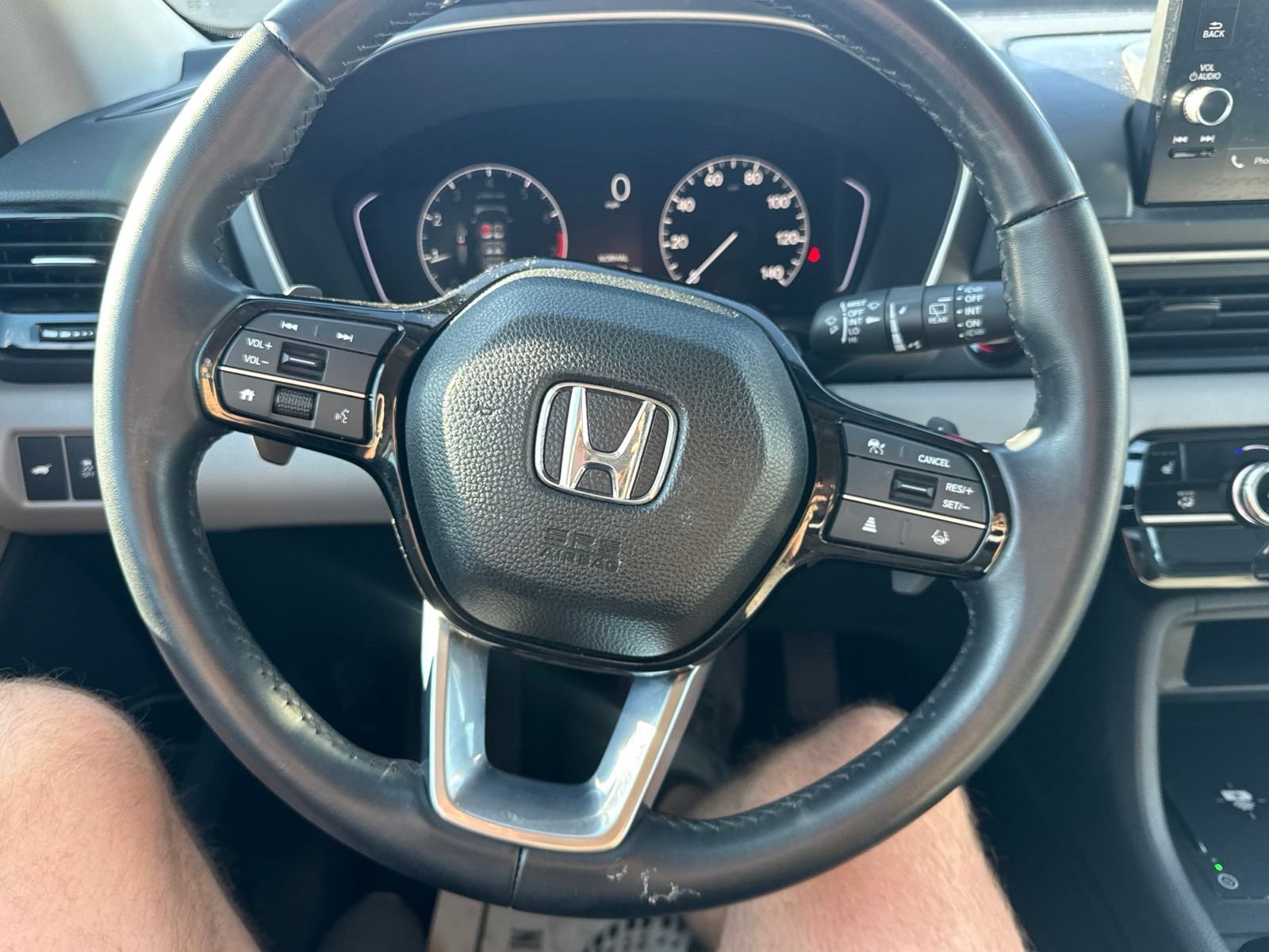 Used 2025 Platinum White Honda EX-L image 11