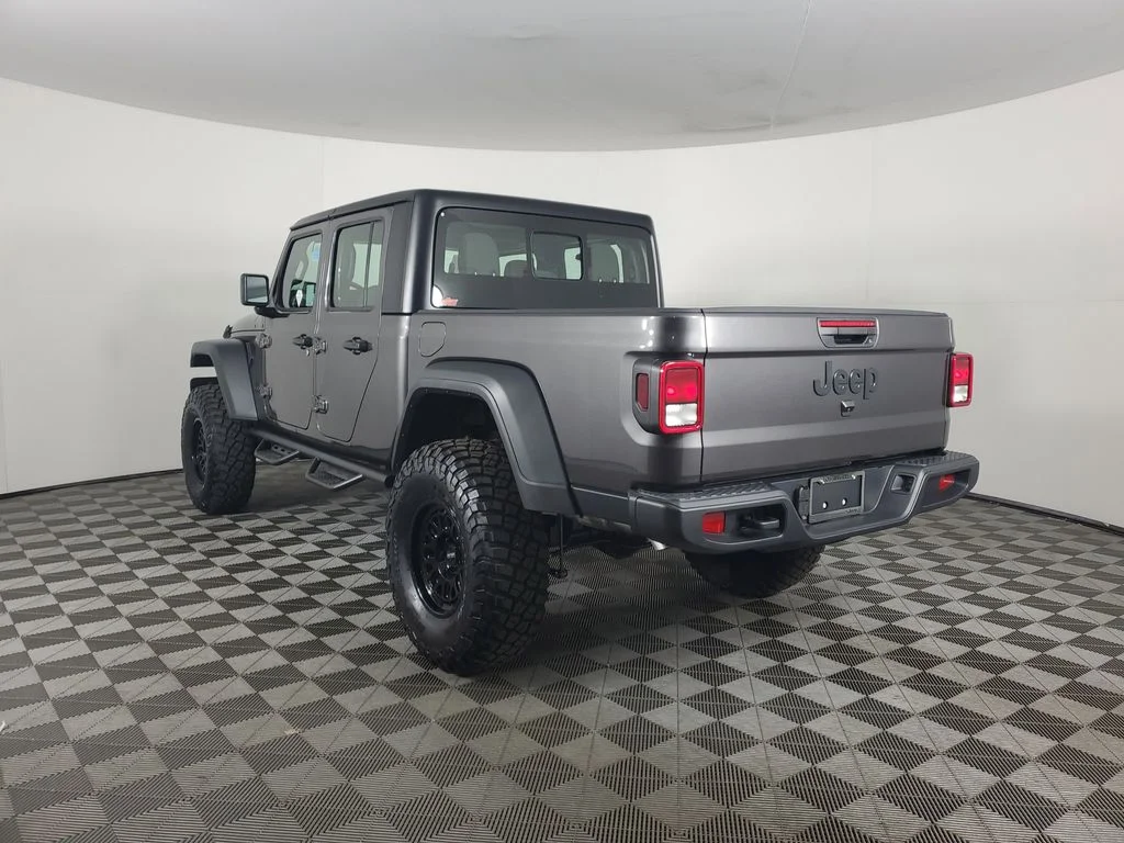 New 2026 Granite Crystal Metallic Clear-Coat Exterior Paint Jeep Sport image 6