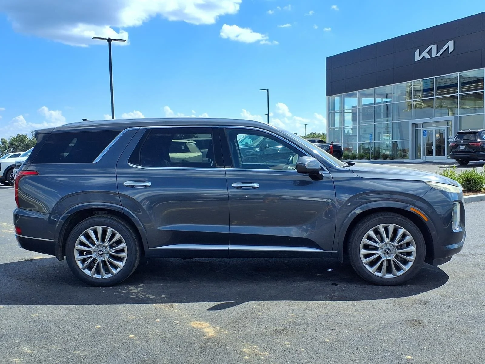Used 2020 Steel Graphite Hyundai Limited image 33