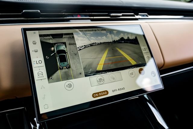 New 2026  Land Rover Dynamic SE image 26