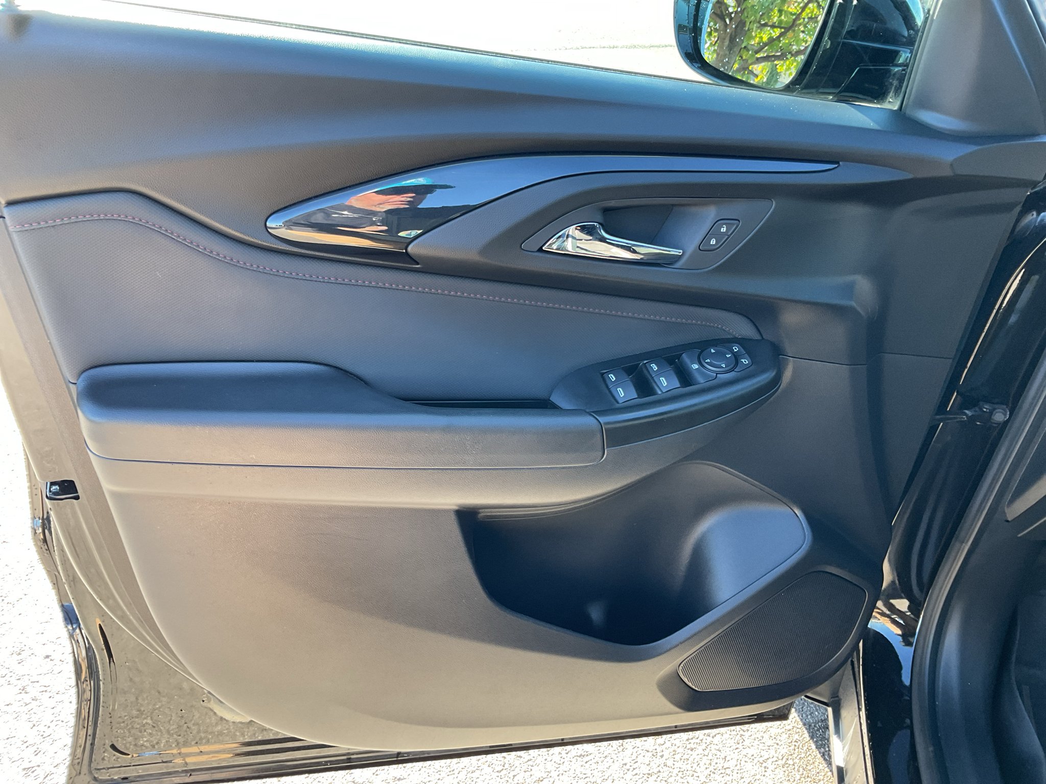 Used 2023 Blk Chevrolet RS image 17