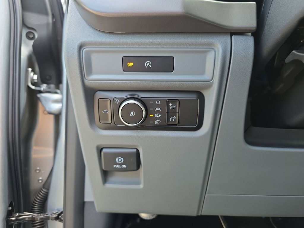Used 2025 Silver Ford XLT image 19