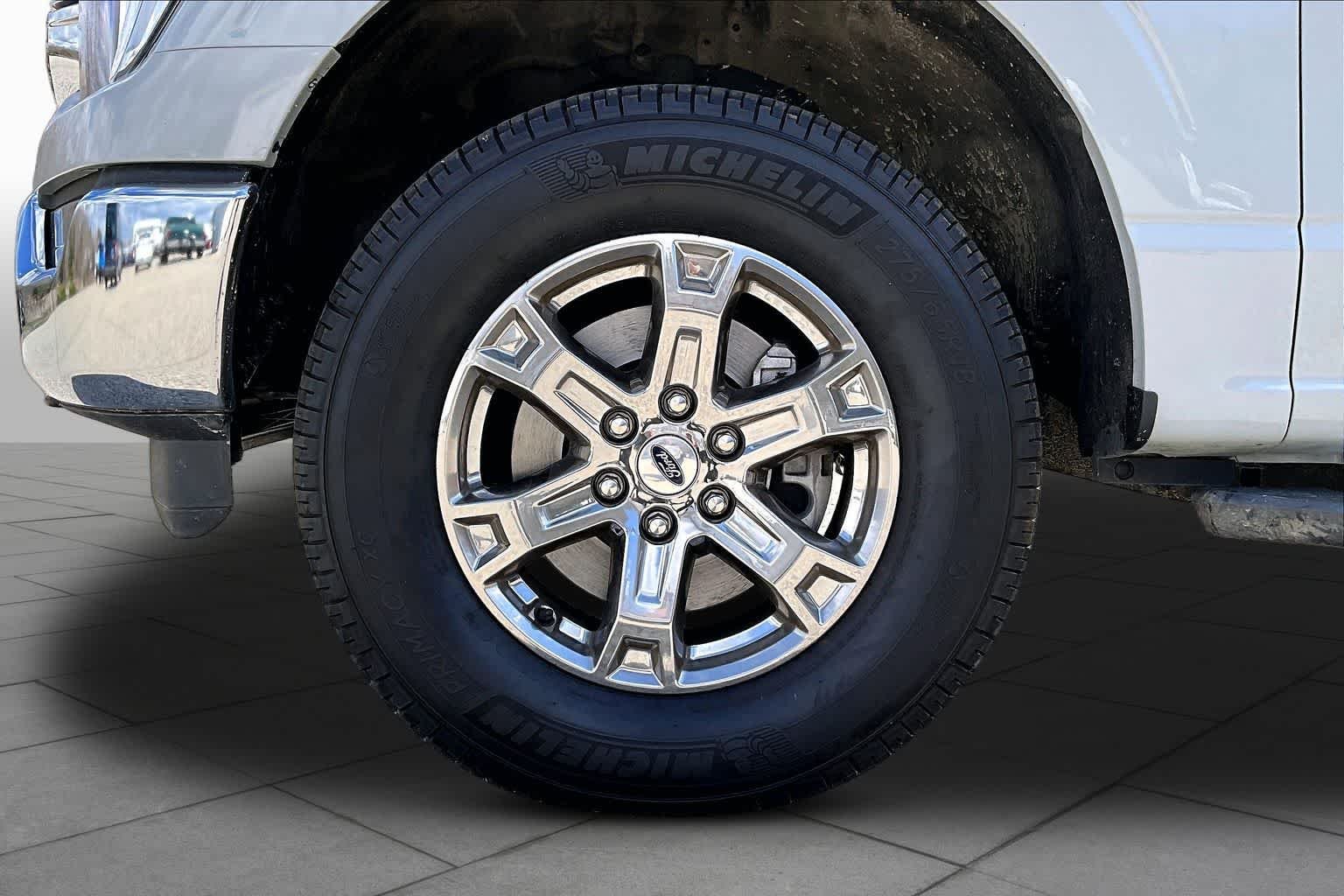 Used 2023 Avalanche Gray Ford XLT image 11