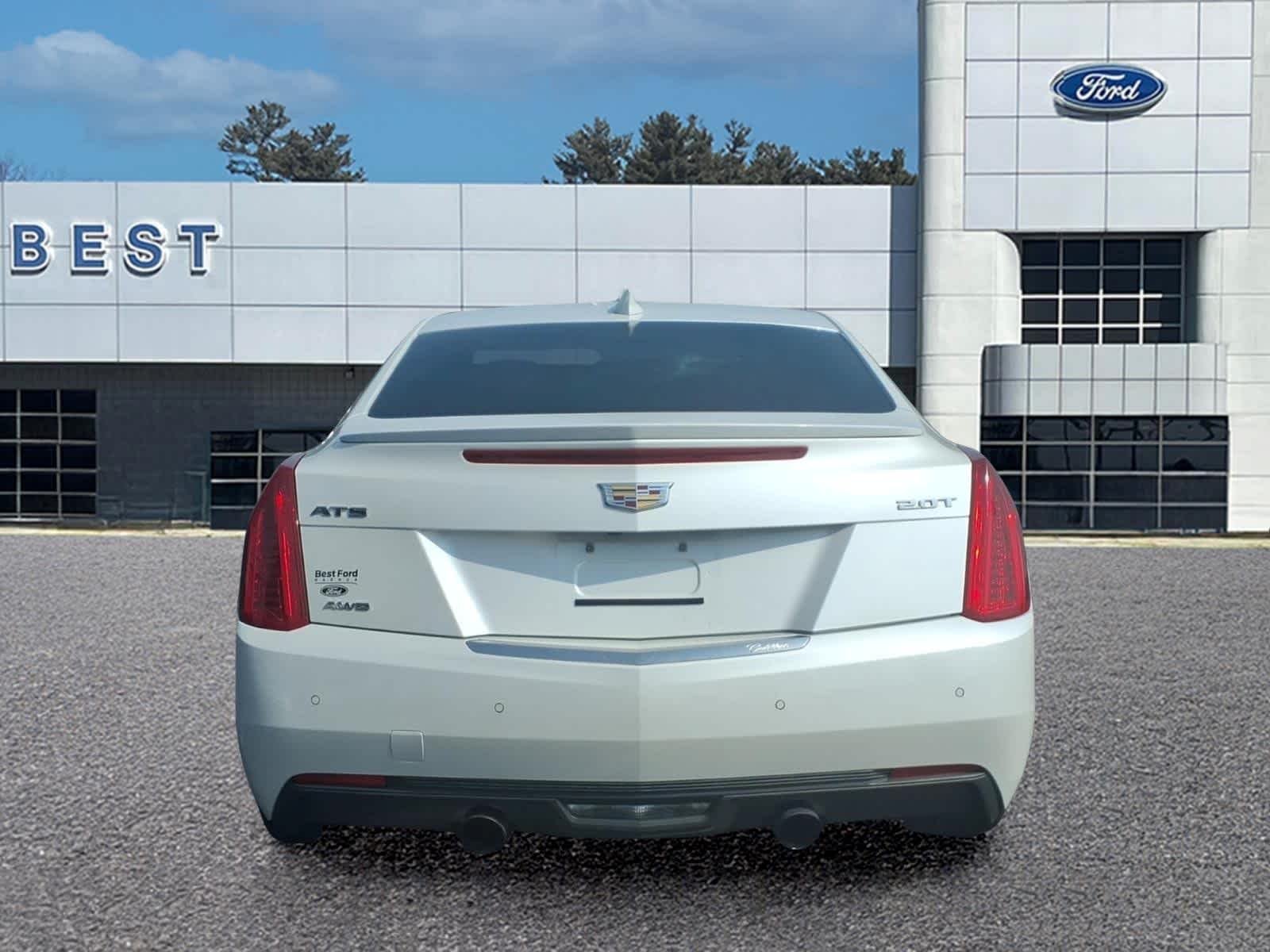 Used 2017 Crystal White Tricoat Cadillac Luxury AWD image 5