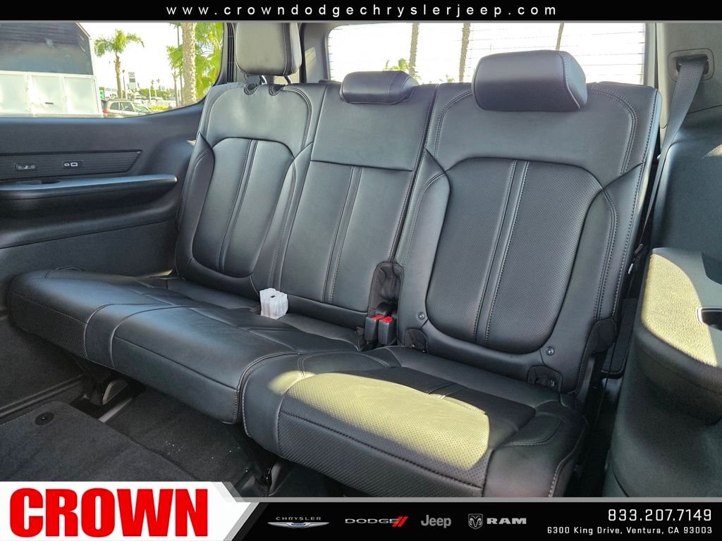 New 2026 High Gloss Black Exterior Paint Jeep Limited Altitude image 15