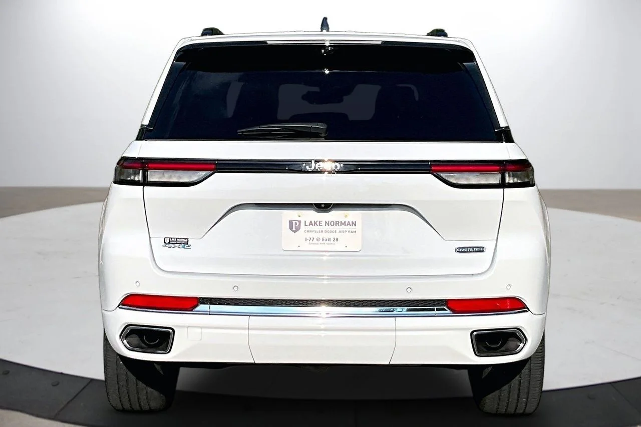 Used 2023 White Jeep Overland 4xe image 8