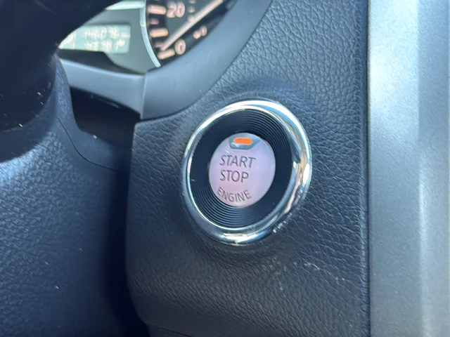 Used 2015 Blue Nissan 2.5 S image 13