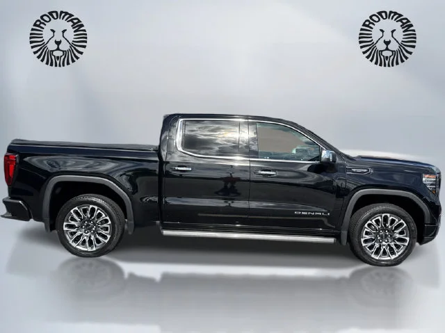 Used 2024 Onyx Black GMC Denali Ultimate image 5