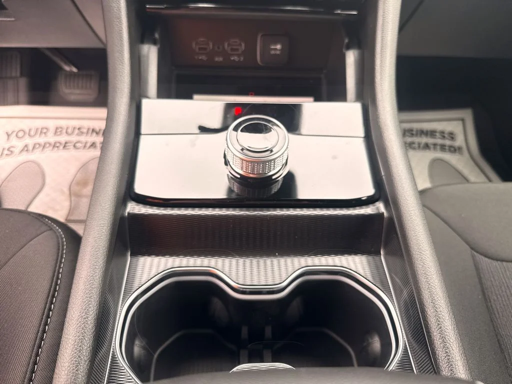 New 2026 Bright White Clearcoat Jeep Laredo image 21