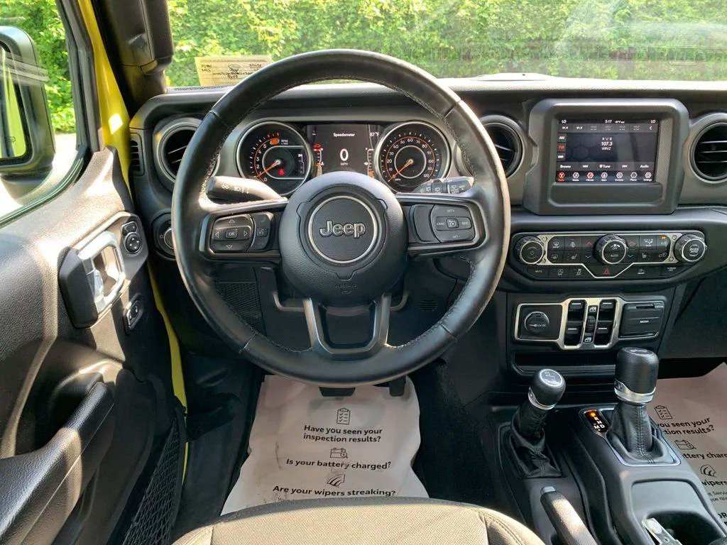 Used 2022  Jeep Unlimited Willys image 17