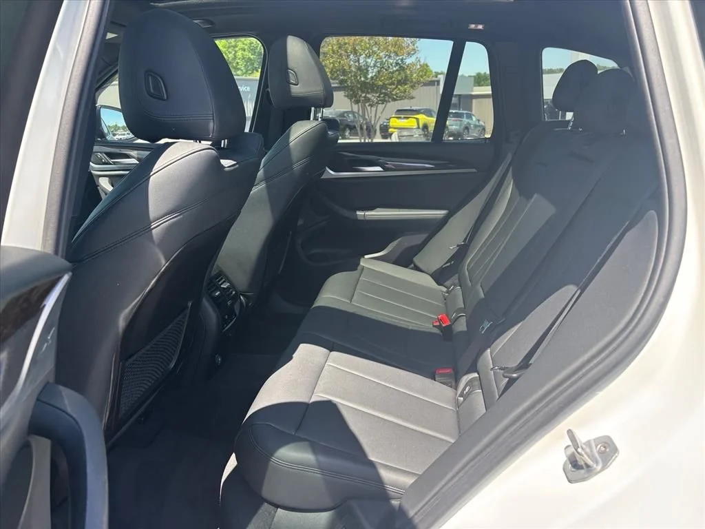 Used 2019 White BMW xDrive30i image 13