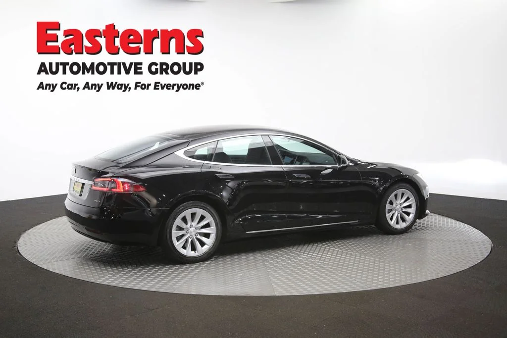 Used 2018 Black Tesla 75D image 40