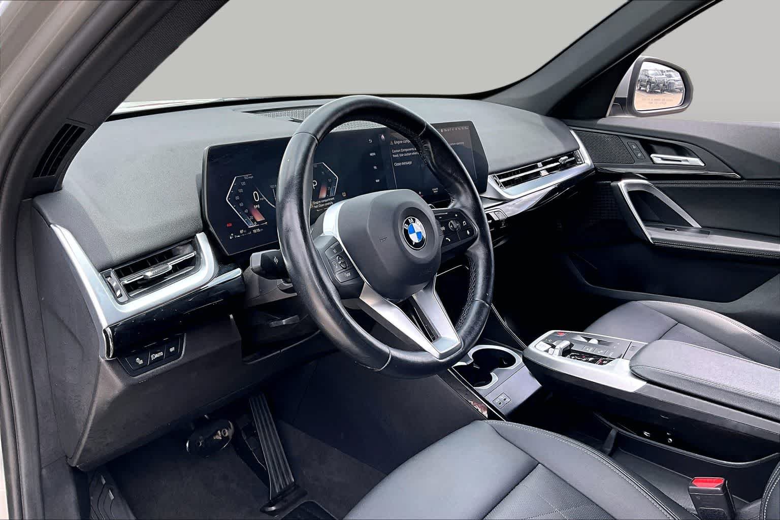 Used 2023 Space Silver Metallic BMW xDrive28i image 16