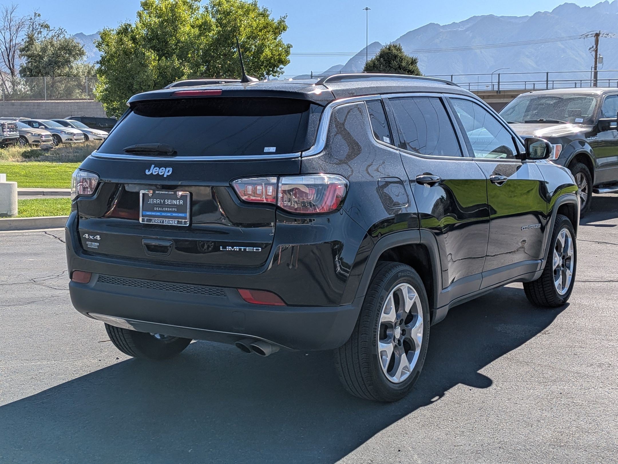Certified Used 2019 Diamond Black Crystal Pearlcoat Jeep Limited image 6