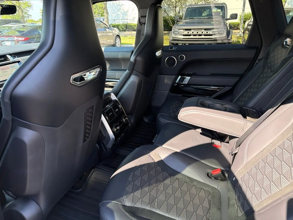 Used 2022 Fuji White Land Rover SVR image 12