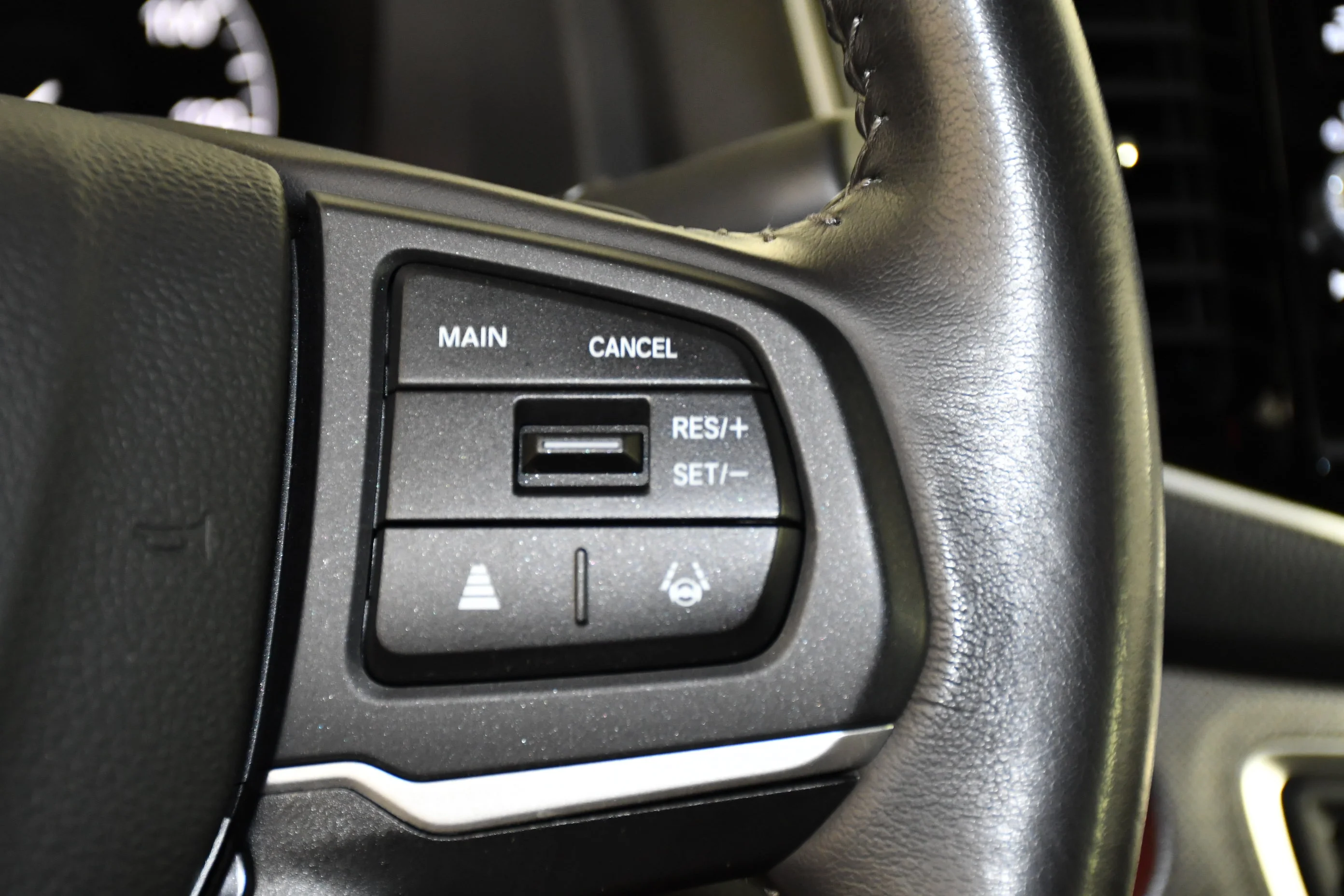 Certified Used 2025 Sonic Gray Pearl Honda Sport image 22