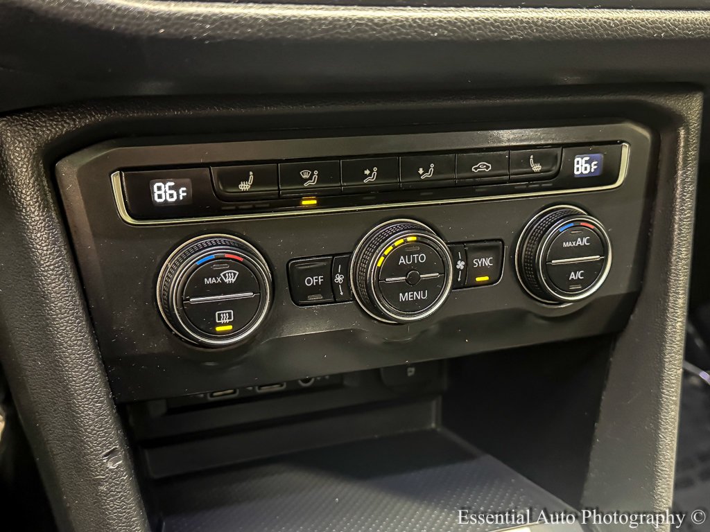 Certified Used 2019 Blue Metallic Volkswagen 2.0T SE image 18