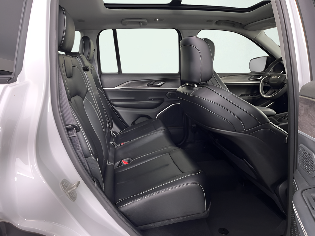 Used 2024 White Jeep Limited image 14