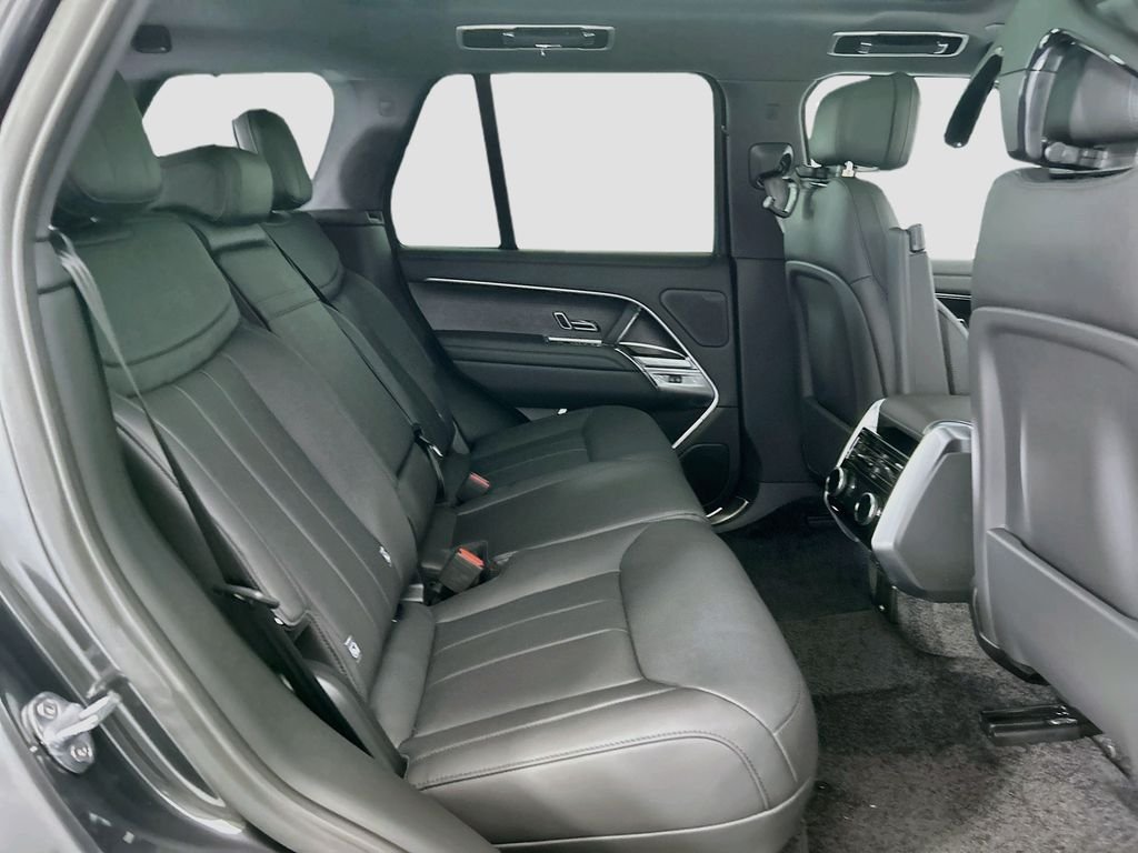 New 2026 Carpathian Grey Land Rover SE image 21