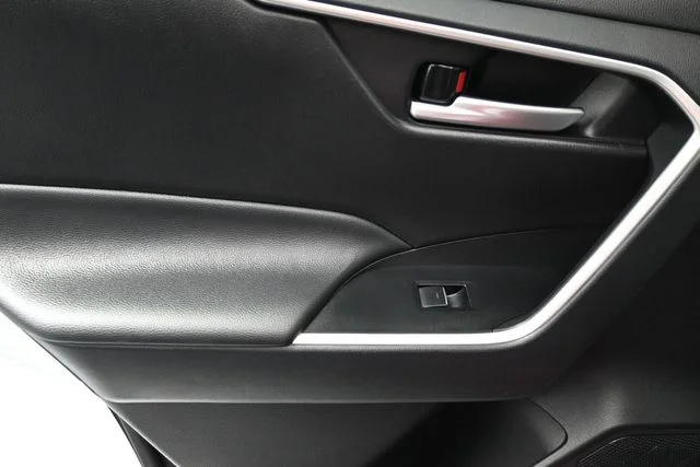 Used 2025 Red Toyota XLE image 9