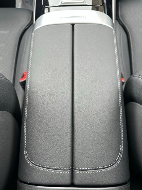 New 2026 MANUFAKTUR exclusive graphite grey magno Mercedes-Benz GLC 300 image 33