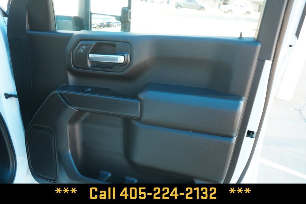Used 2025 Summit White Chevrolet Custom image 22