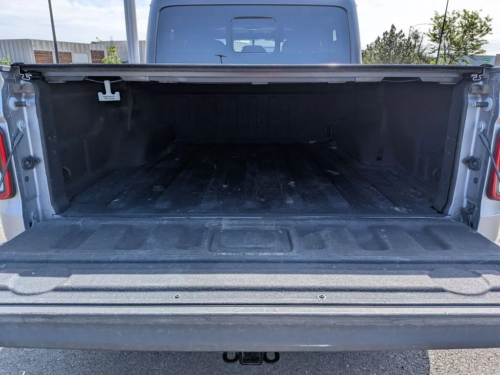 Used 2020 Billet Silver Metallic Clearcoat Jeep Sport S image 6