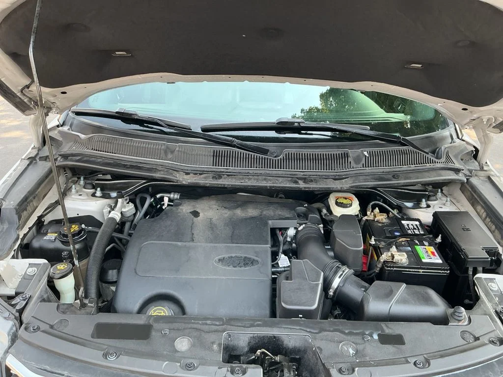 Used 2016 Silver Ford Limited image 23