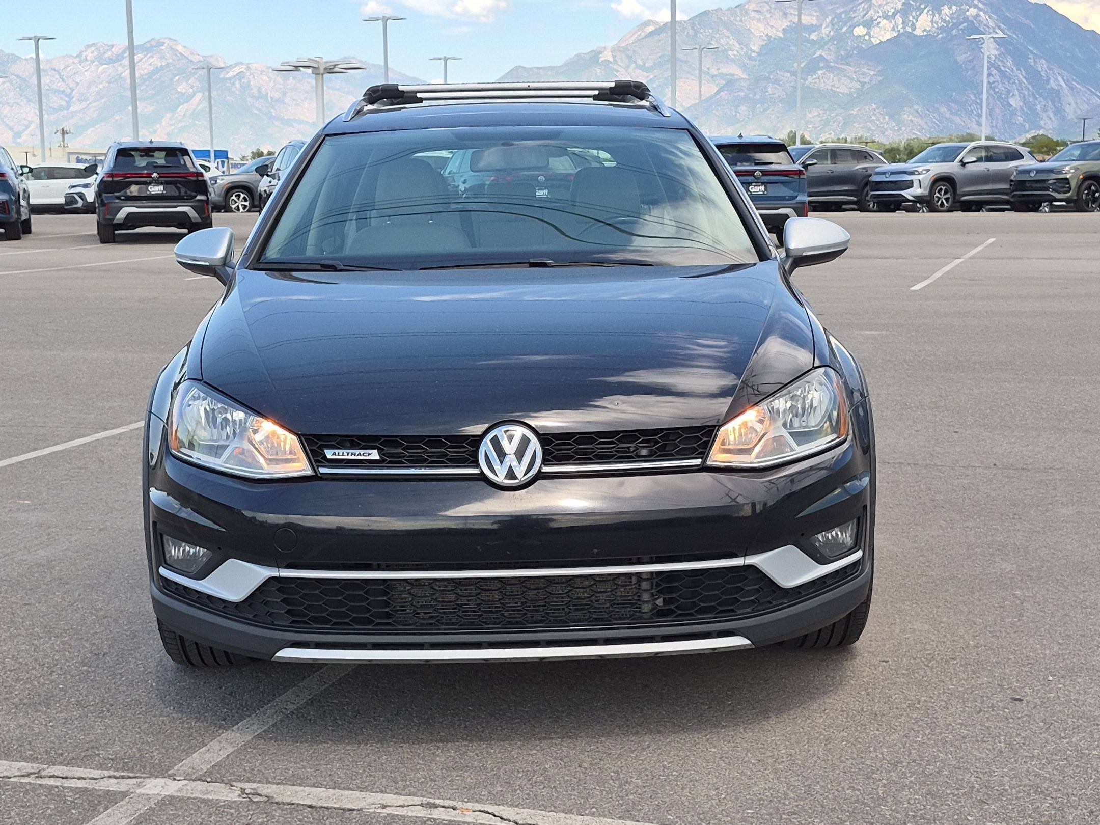 Used 2017 Deep Black Volkswagen S image 9