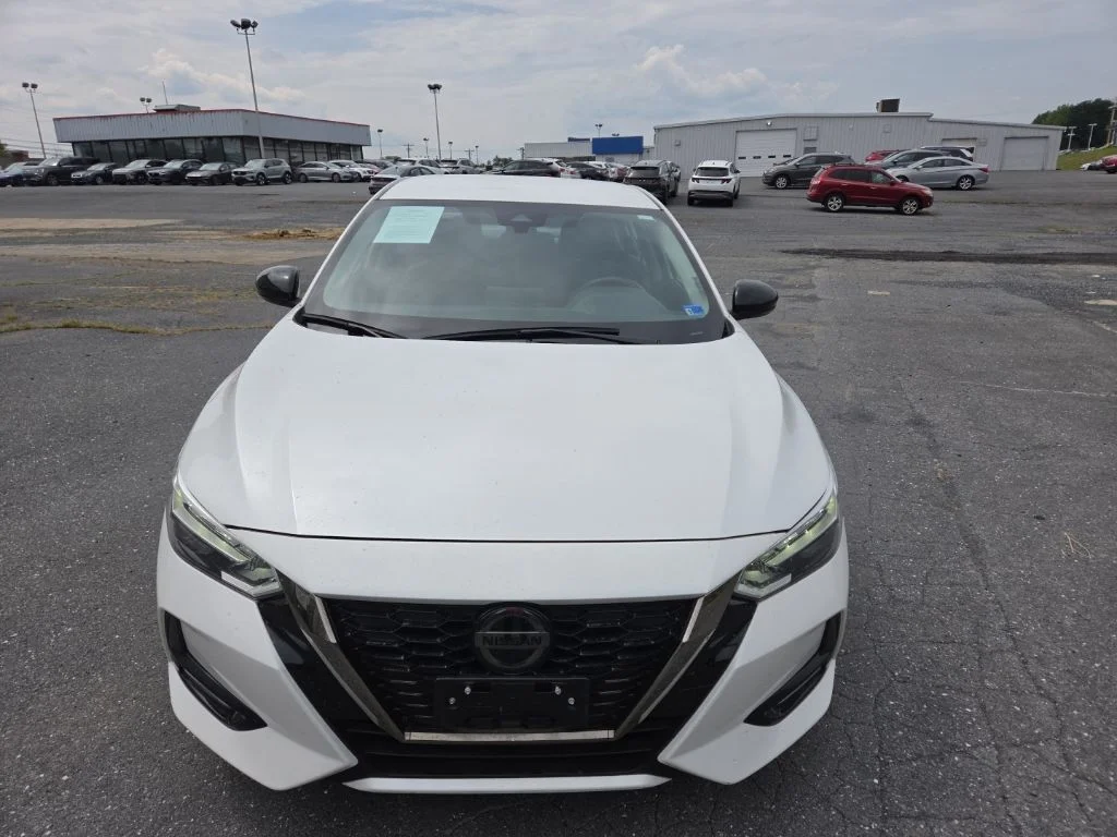 Used 2023 White Nissan SR image 3