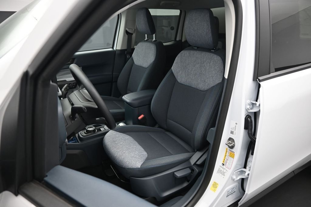 New 2026 Oxford White Ford XLT image 8