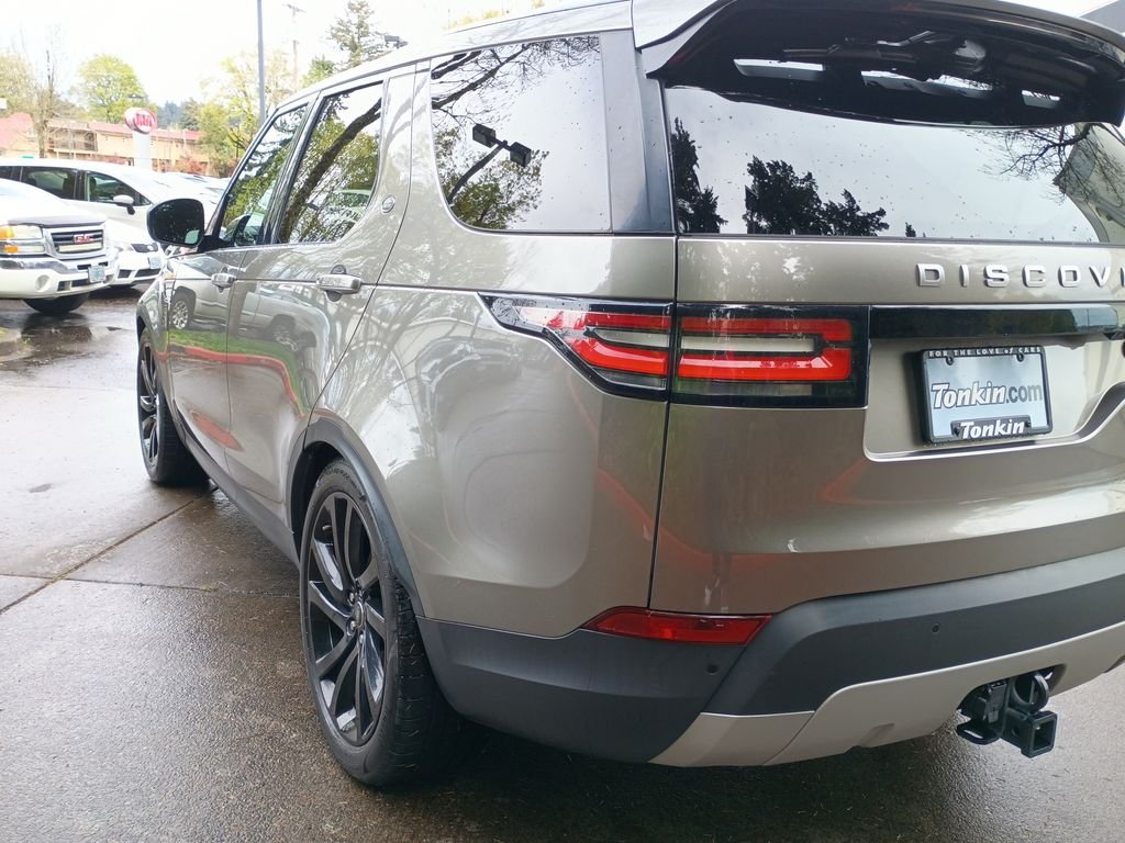Used 2018 Silicon Silver Premium Metallic Land Rover HSE Luxury image 5