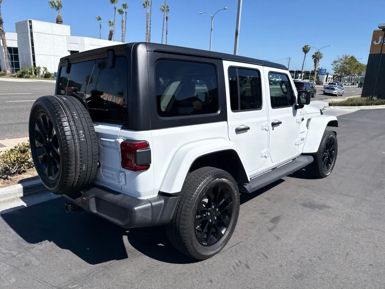 Used 2023 Bright White Clearcoat Jeep Sahara image 13