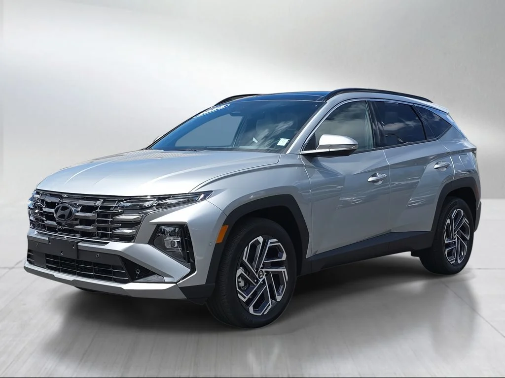 Used 2025 Shimmering Silver Hyundai Limited image 7