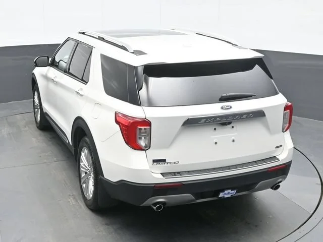Used 2021 White Ford Limited image 10