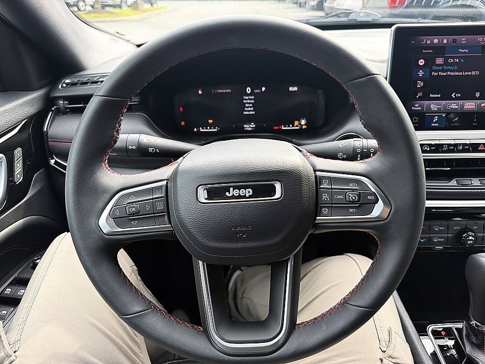 Used 2023 Redline Pearlcoat Jeep Trailhawk image 14