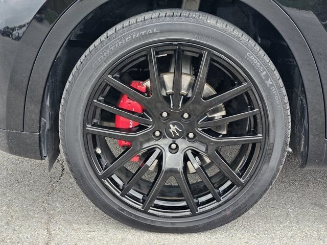 Used 2018  Maserati Base image 10