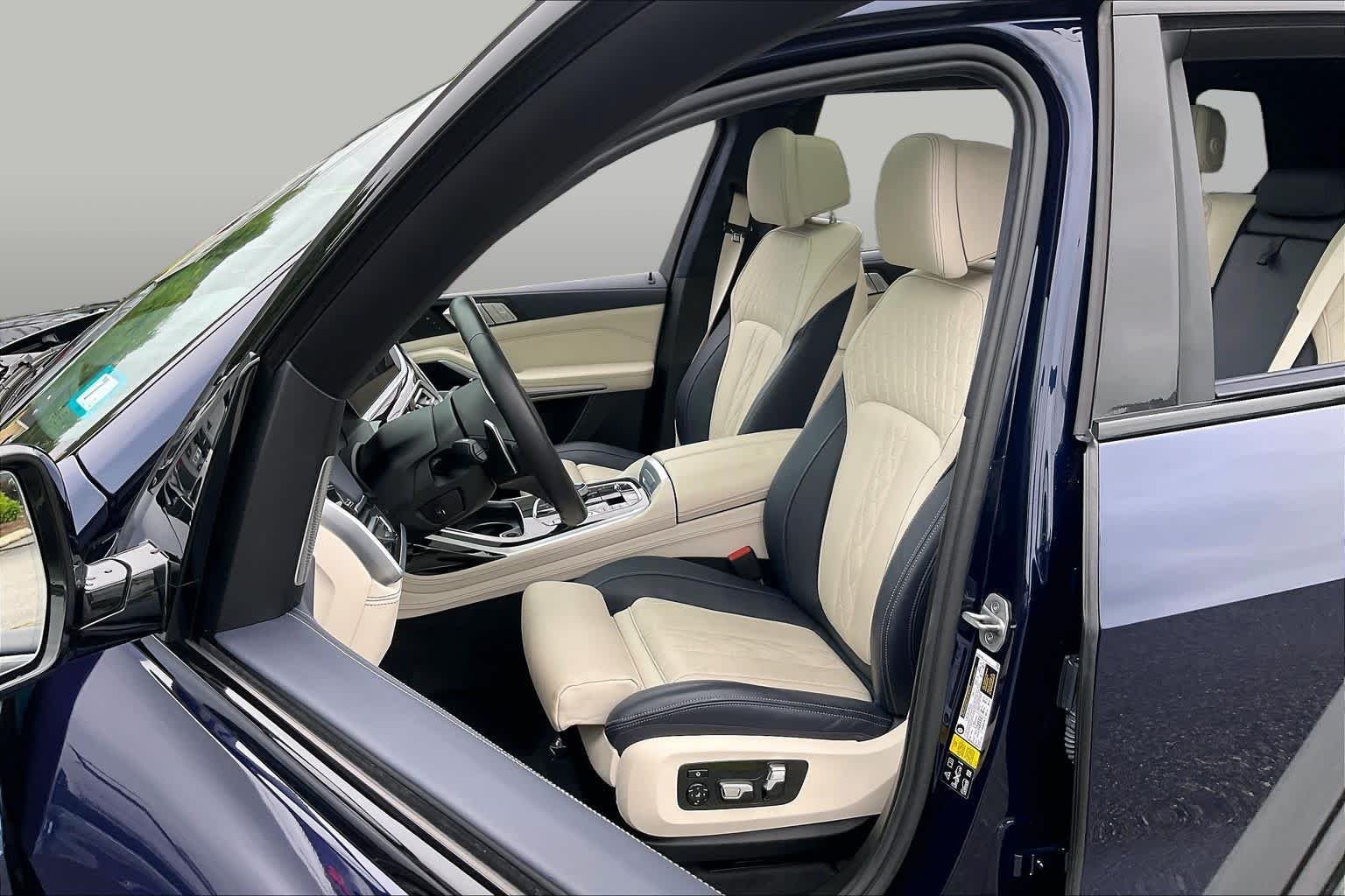 Used 2021 Tanzanite Blue II Metallic BMW M50i image 7