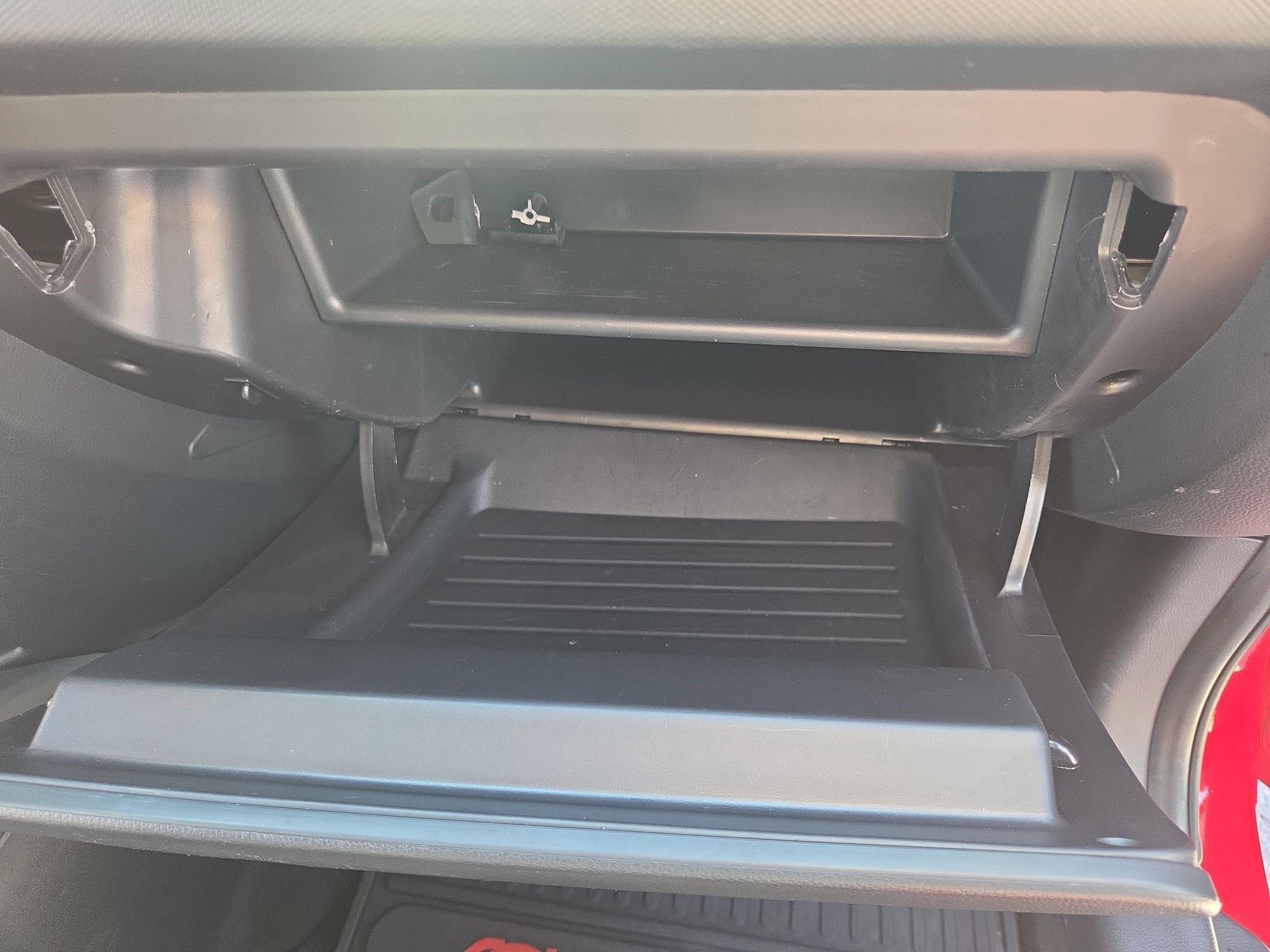 Used 2013 Molten Kia Base image 28