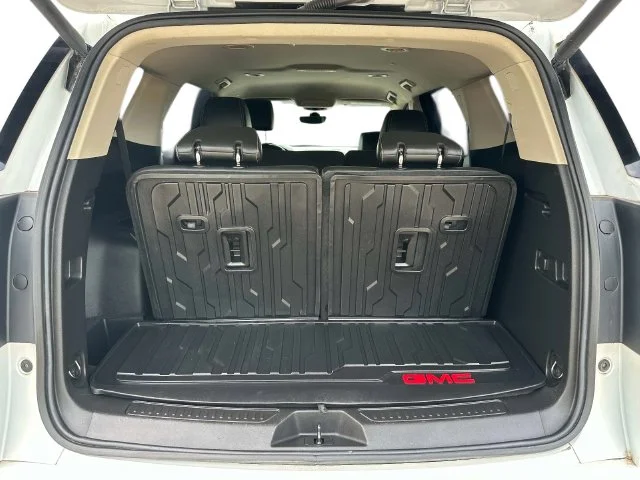Used 2023 White GMC Denali image 9