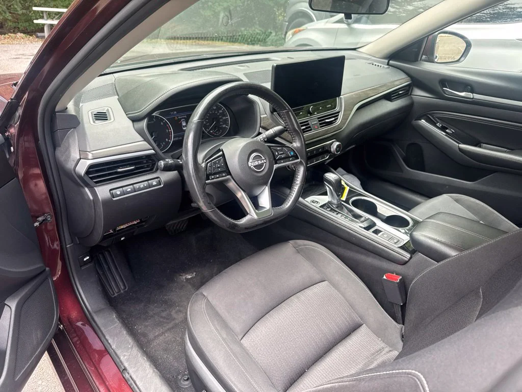 Certified Used 2023 Red Nissan 2.5 SV image 16