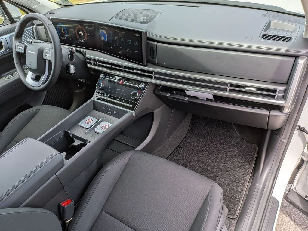 New 2026 White Hyundai SE image 32
