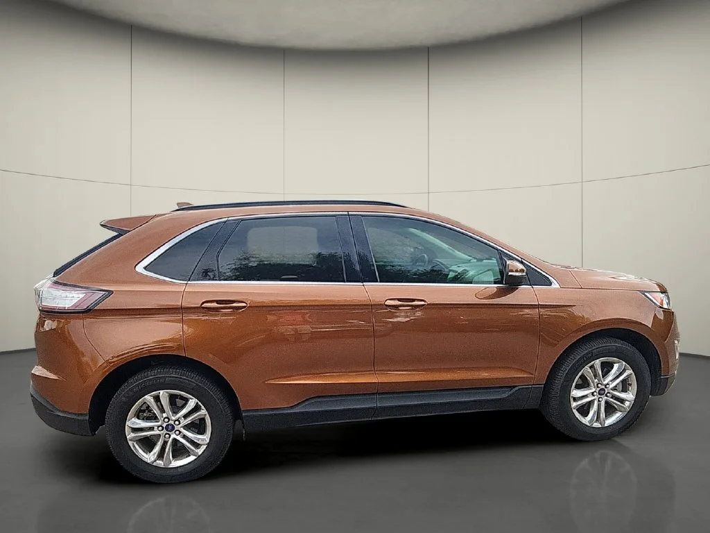 Used 2017 Red Ford SEL image 8