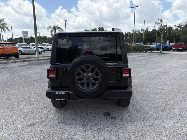 Used 2025 Black Jeep Sport S image 5